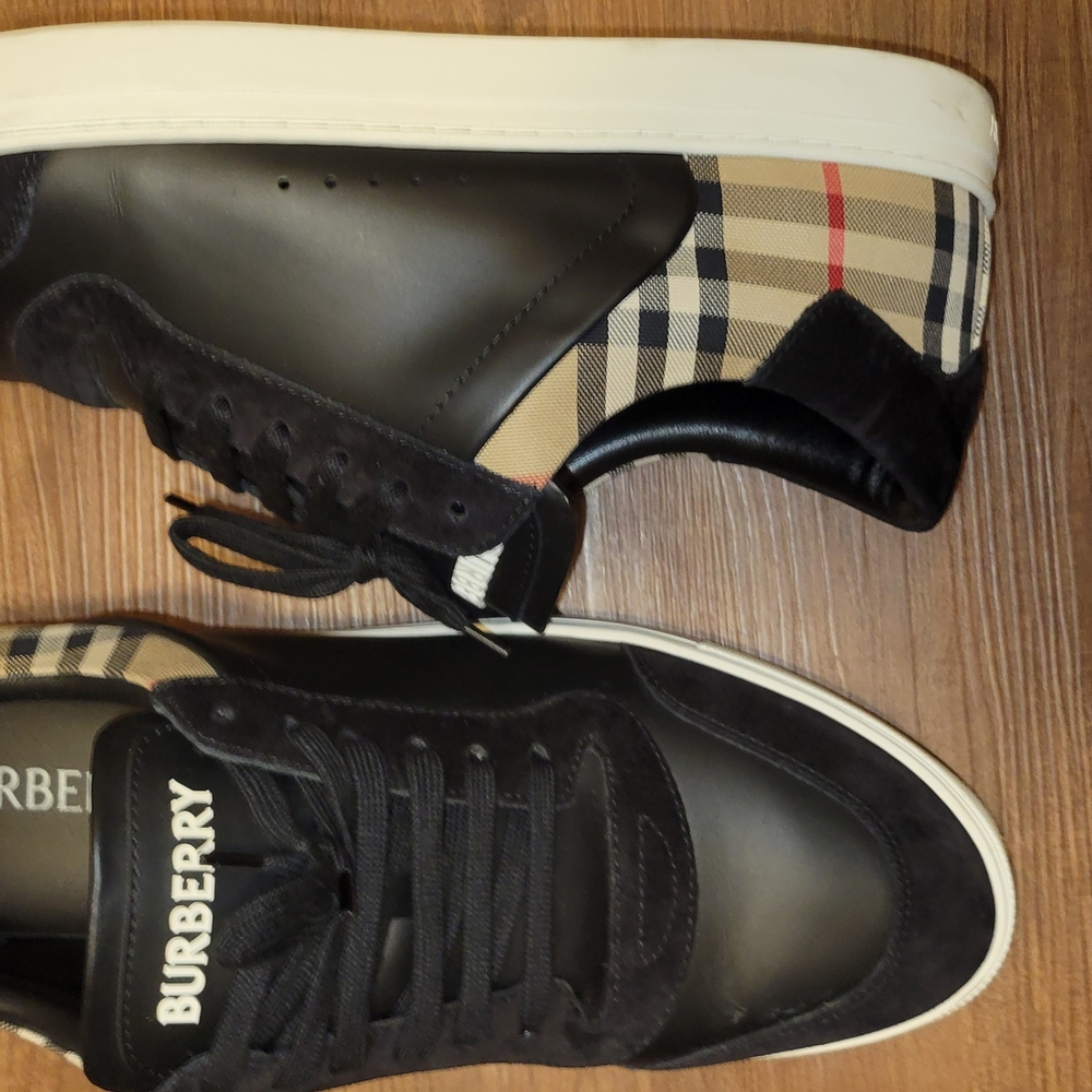 Burberry Black and Tan Men's Shoes